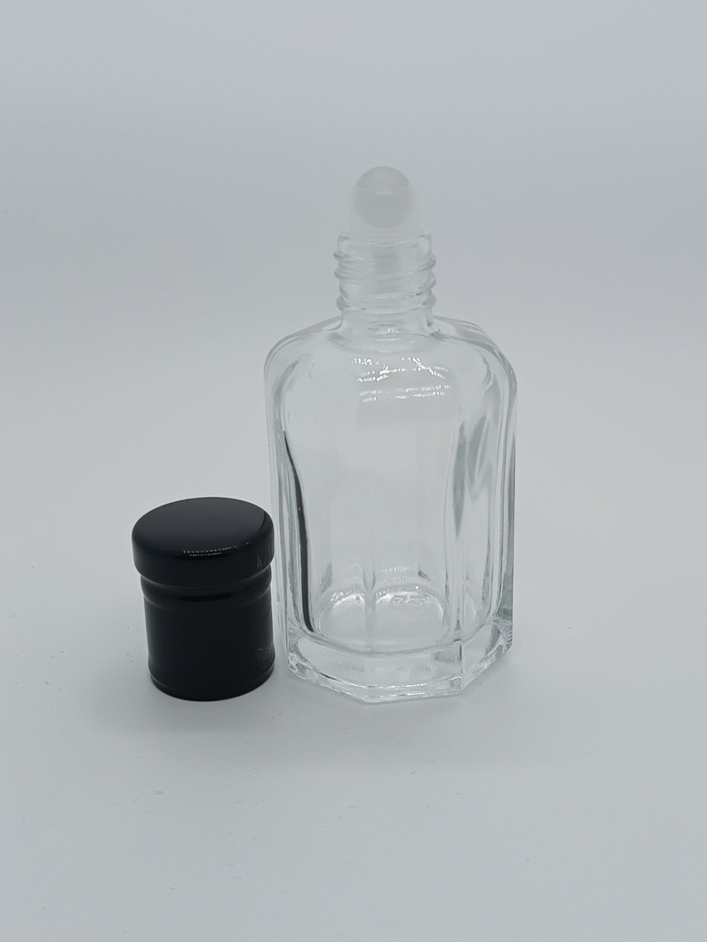 25ml Plain glass perfume or essential oil bottle with black lid and application roller - box of 12