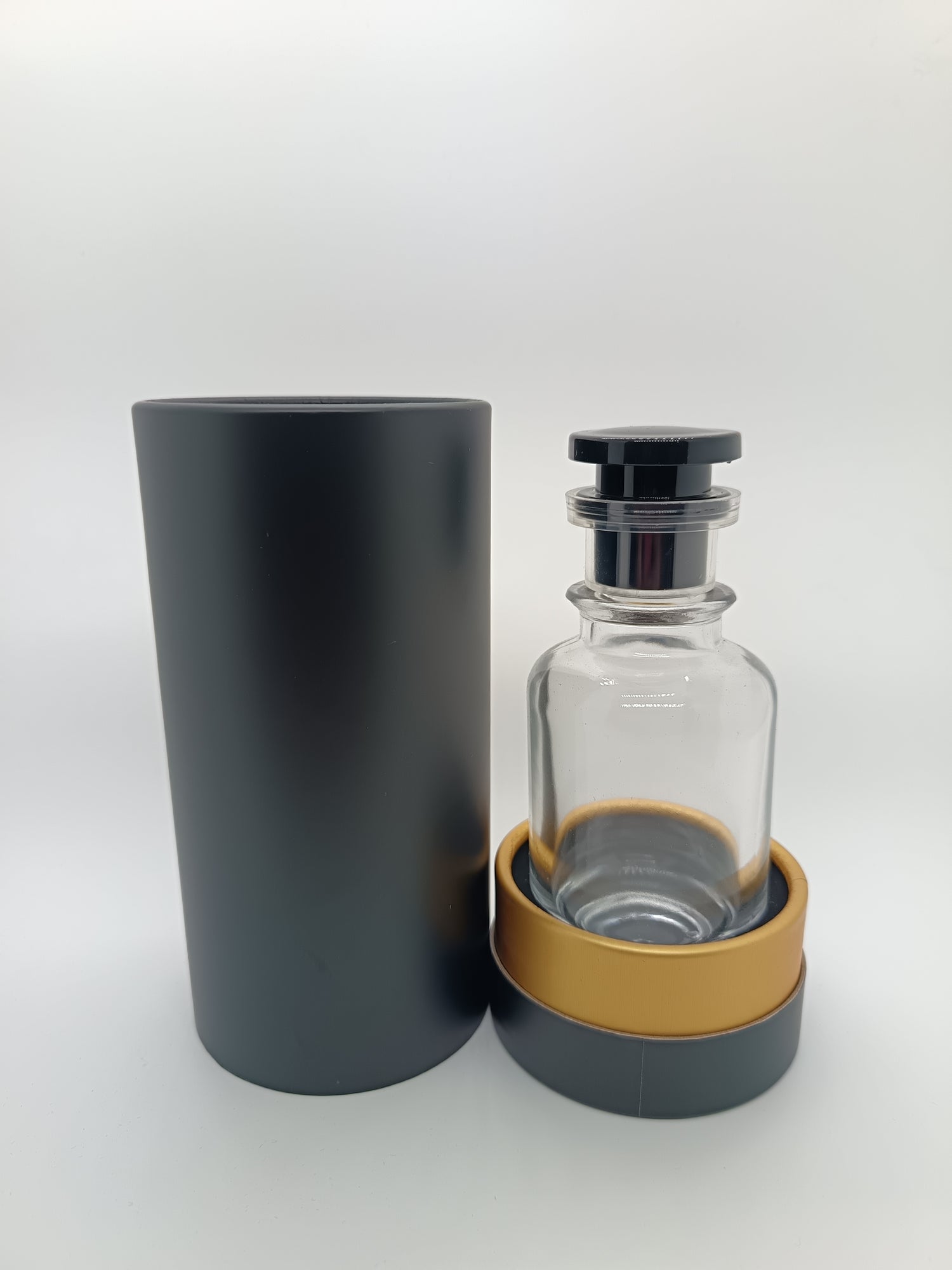 Empty perfume bottle with black lid and matching black box 80ml - crimp cap