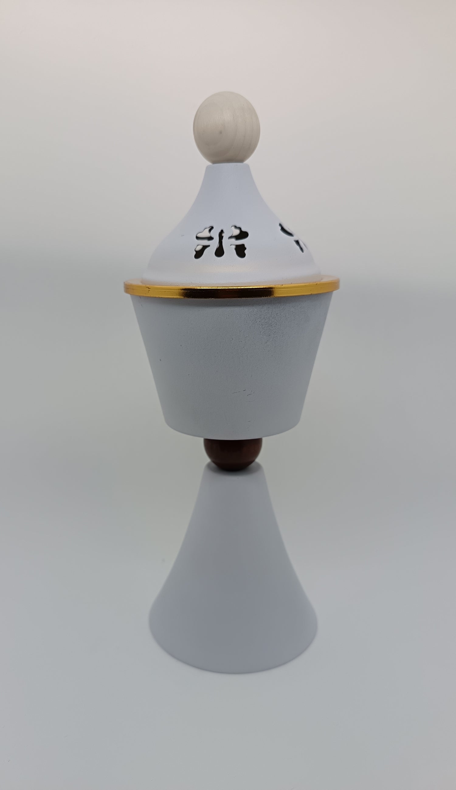 Bakhoor incense burner white with lid